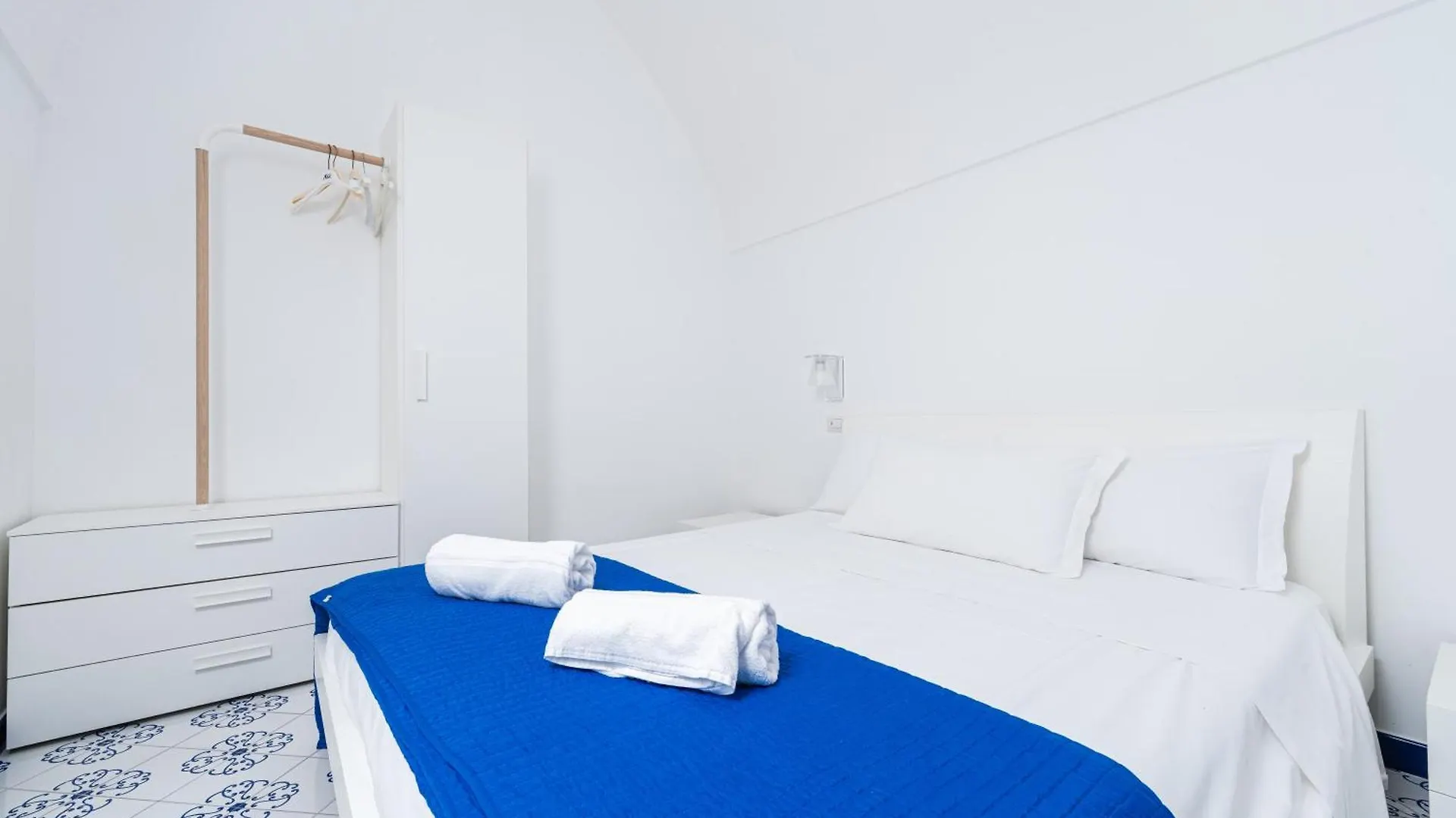 Camera Van Gogh In Villa Foglia Amalfi Homestay
