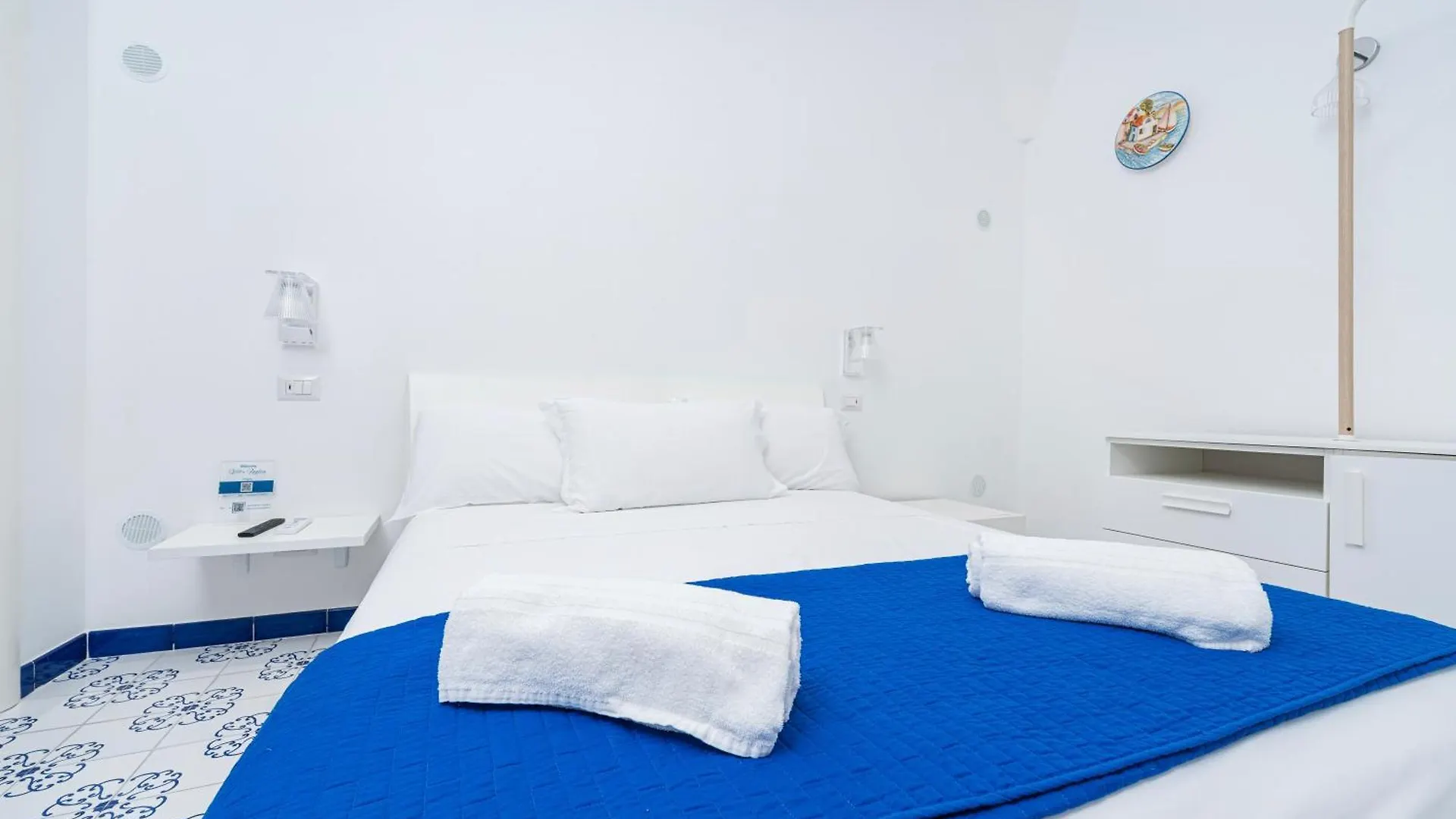Camera Van Gogh In Villa Foglia Amalfi Homestay